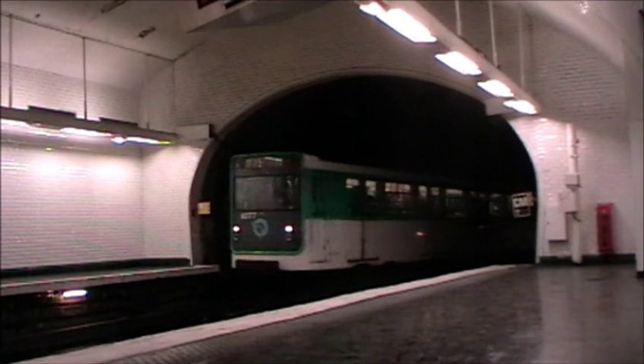 MP59 : Arrivée à la station Pyrénées sur la ligne 11 du métro parisien