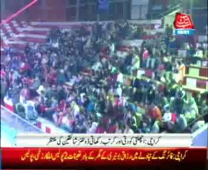 Dhlophine show starts in Karachi