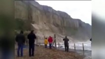 Glissement se terrain d'une falaise dans l'océan! Violent...