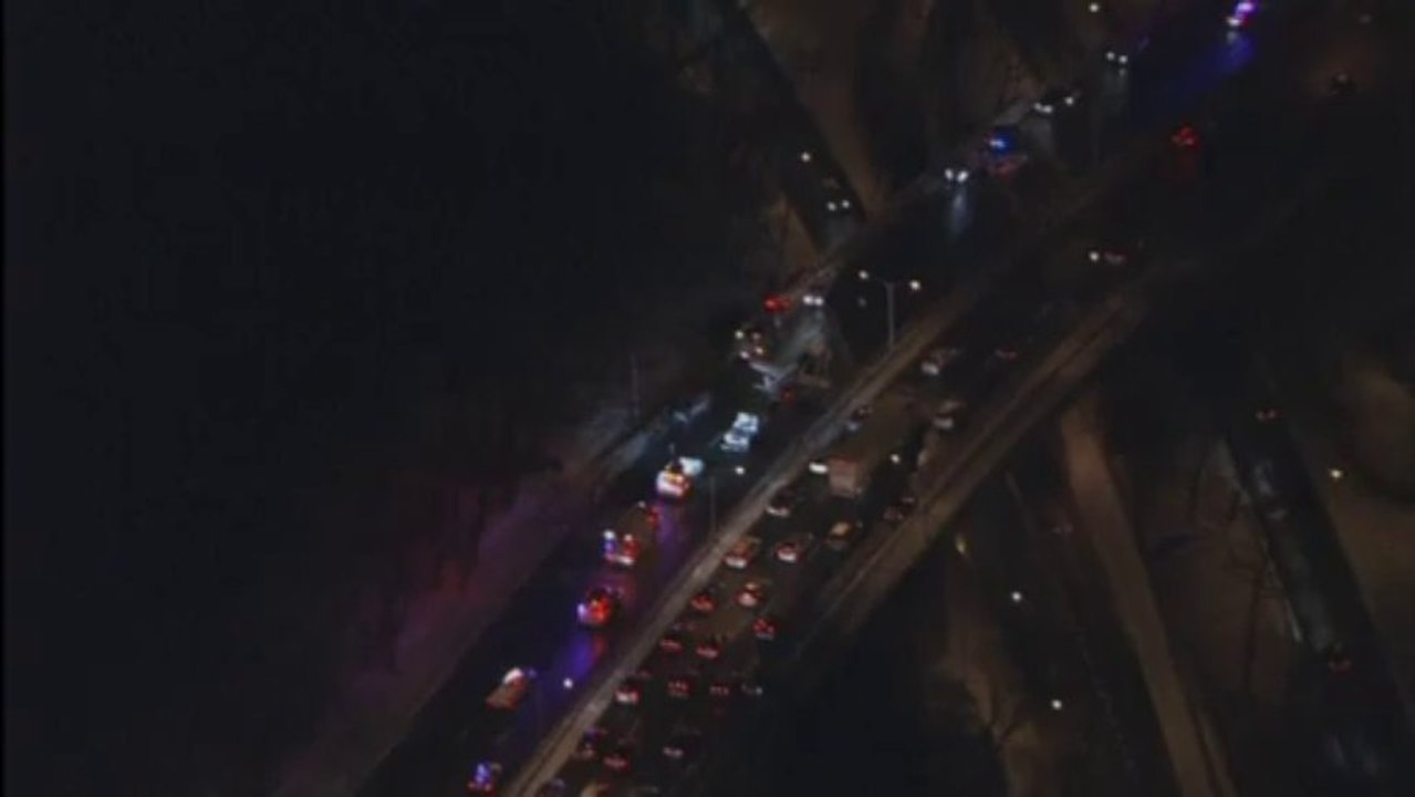 Plane makes emergency landing on New York highway