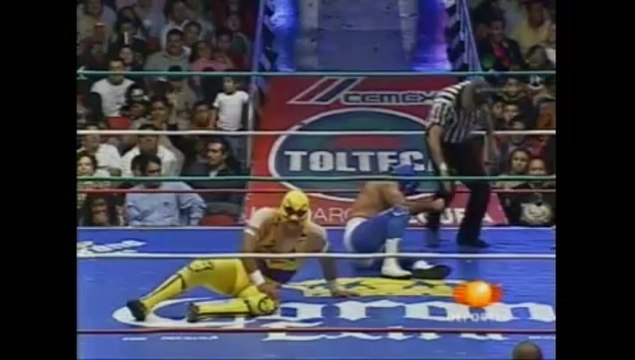 Blue Panther vs. Villano V (Mask vs. Mask) - CMLL 75th Anniversary