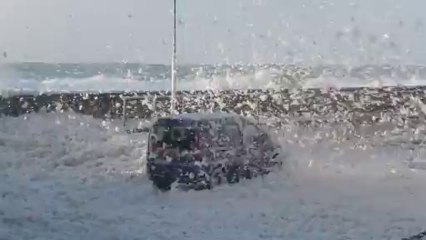 Tempête d'écume à Saint Guénolé