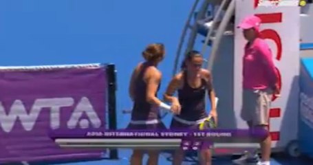 Errani vs Vinci - WTA Sydney - Stretta di mano