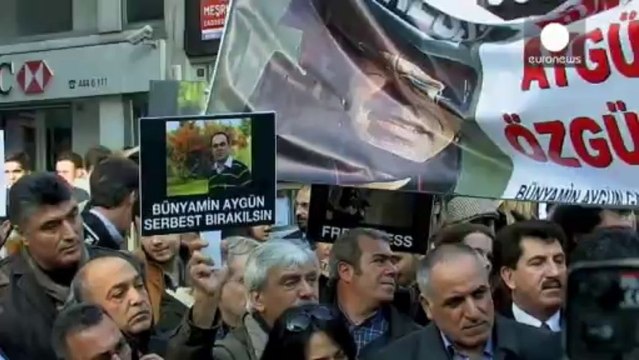 Turkish journalist freed after kidnap ordeal in Syria