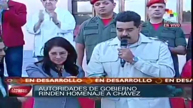 'Bautizan' Libro Azul de Chávez como homenaje a su legado