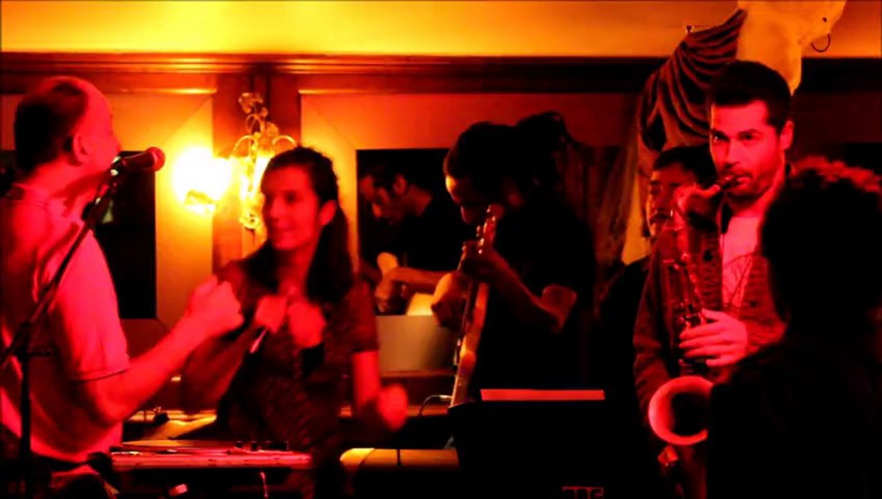 Que Dalle Orchestra - Si tu vois d'la fumée - 02/11/13 - Pub Road'88