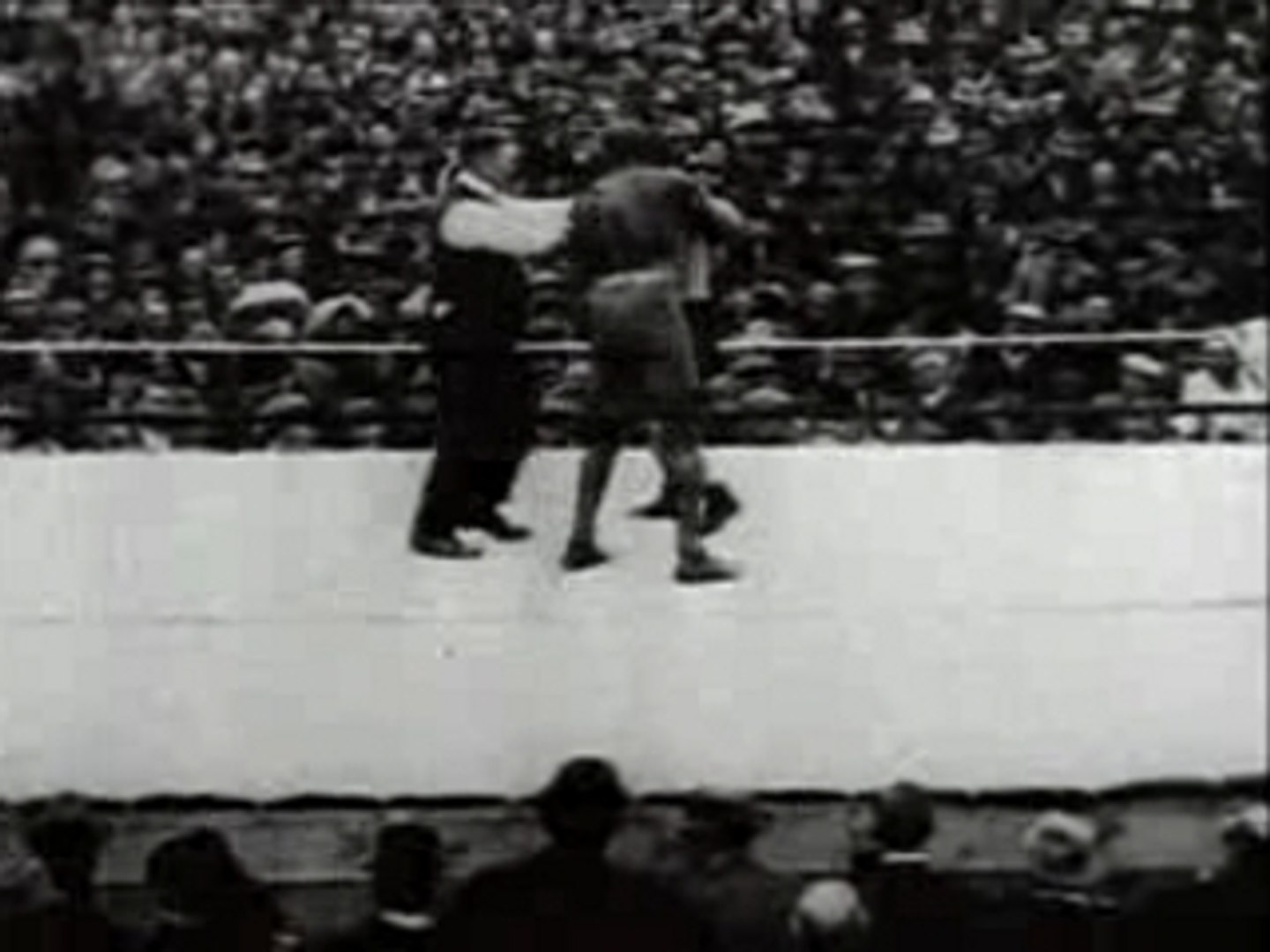 ⁣Jack Johnson vs Stanley Ketchel 1909