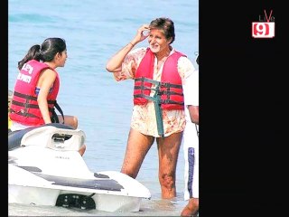 Shahrukh Khan Giving FIFA Tips To Amitabh Bachchan