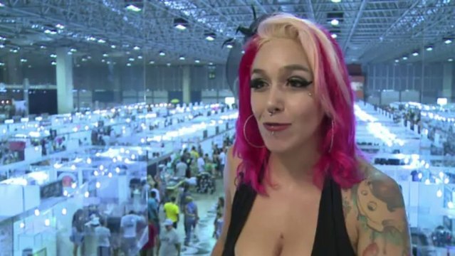 La Tattoo Week à Rio, reflet d'un art qui envahit les plages