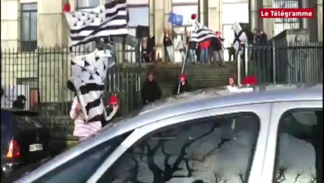 Tribunal de Brest. Plus de 100 Bonnets rouges à l'audience