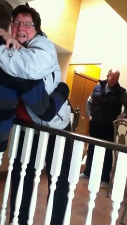 Réaction d'une famille qui découvre son fils qui a perdu 60 kilos