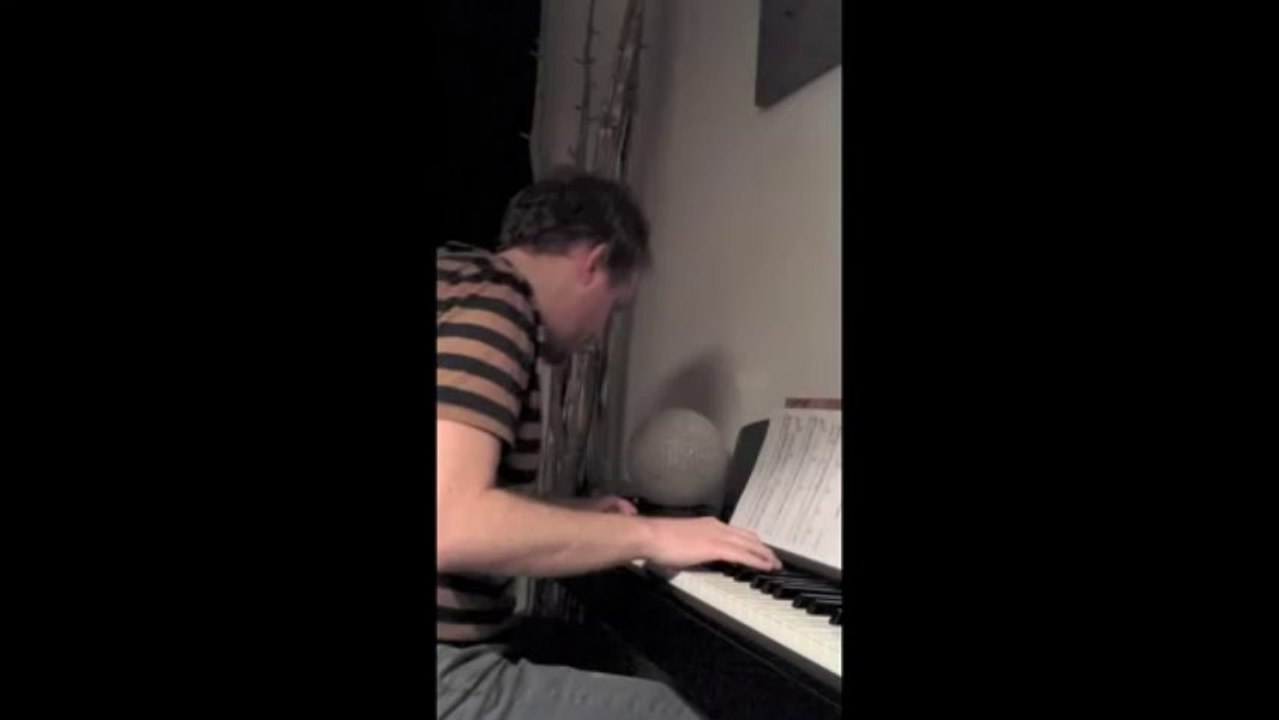 Les Délires de Guillaume "Medley 2013 Piano vs Club"