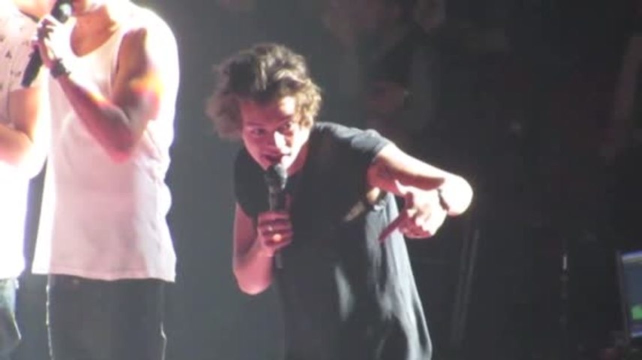 Harry Styles Learns Hebrew