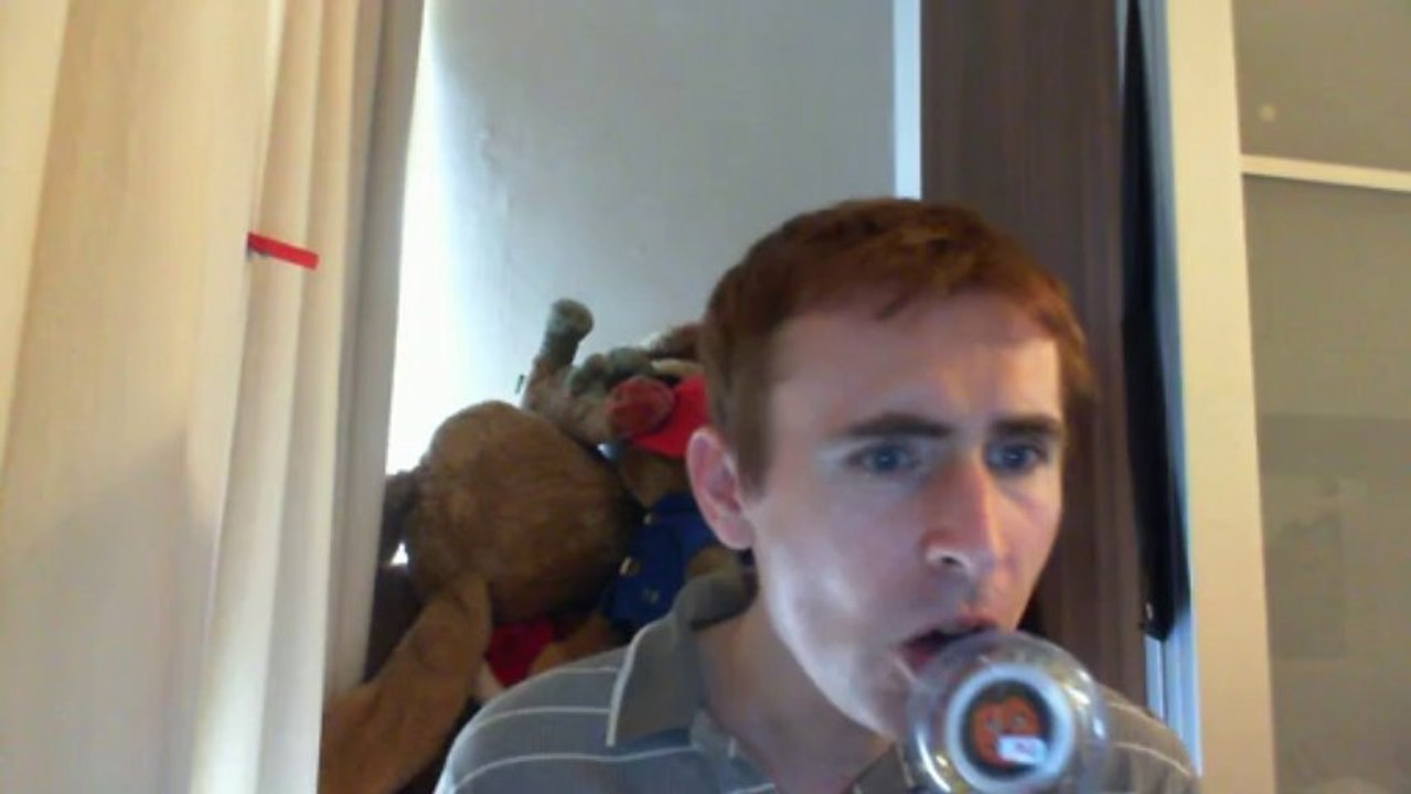 Wiwi égratigne "on vient tous de quelque part" de Théo Phan