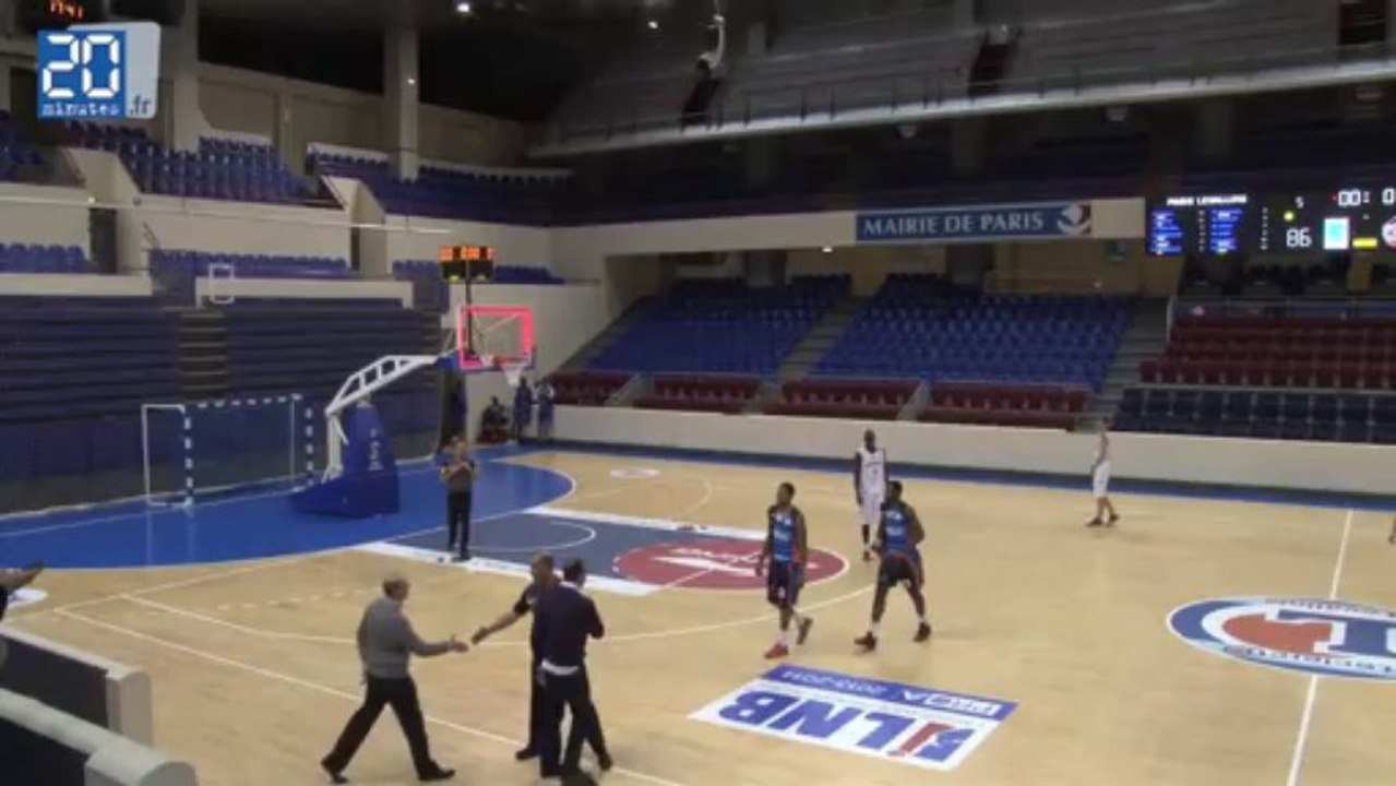 Un match de basket de 8 secondes à 4 contre 2