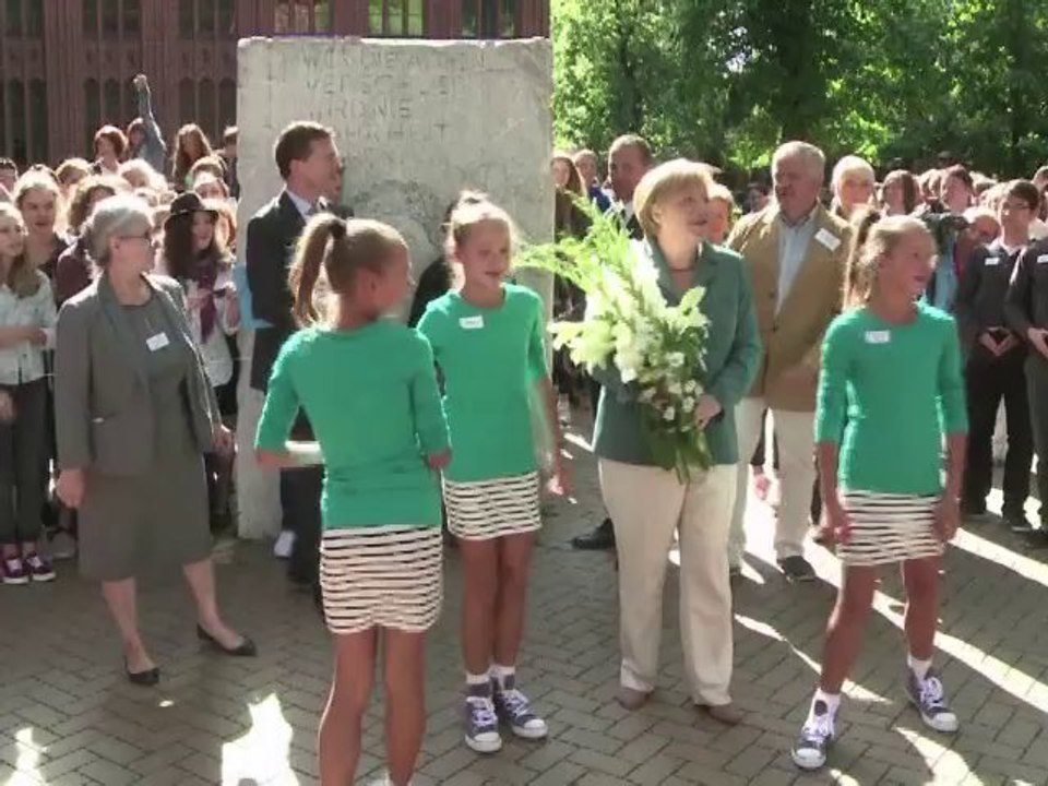 Merkel se fractura la pelvis esquiando y suspende su agenda por 3 semanas