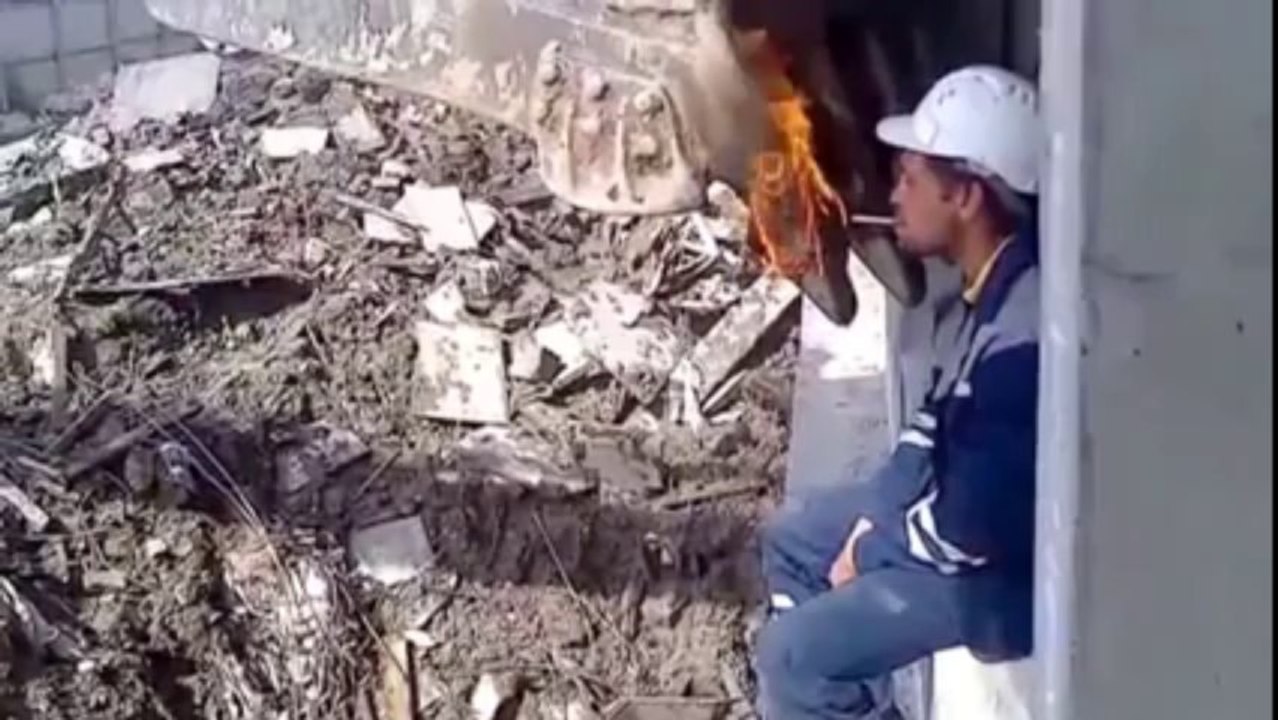 How Construction Workers Light Cigarettes