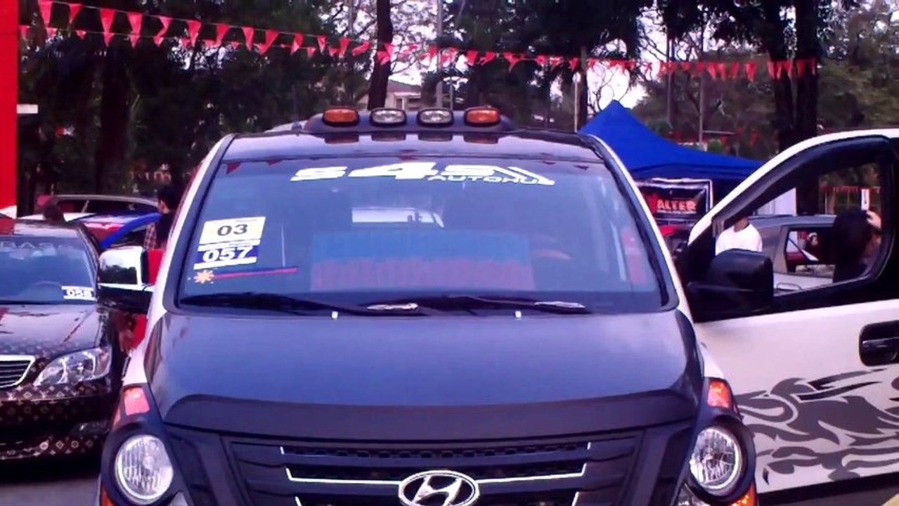 Customized Hyundai Grand Starex