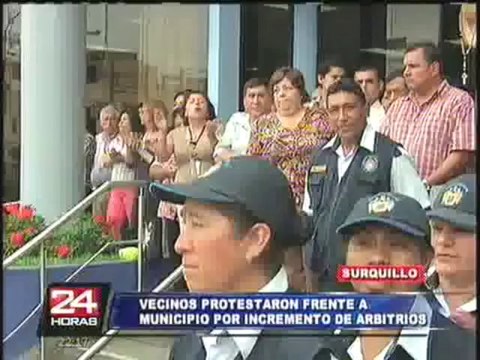 Decenas de vecinos de Surquillo protestaron por incremento de arbitrios