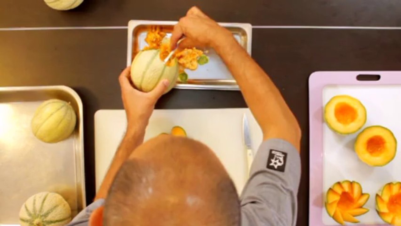 Présenter un demi-melon