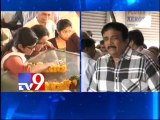 D Ramanaidu pay condolences to uday Kiran