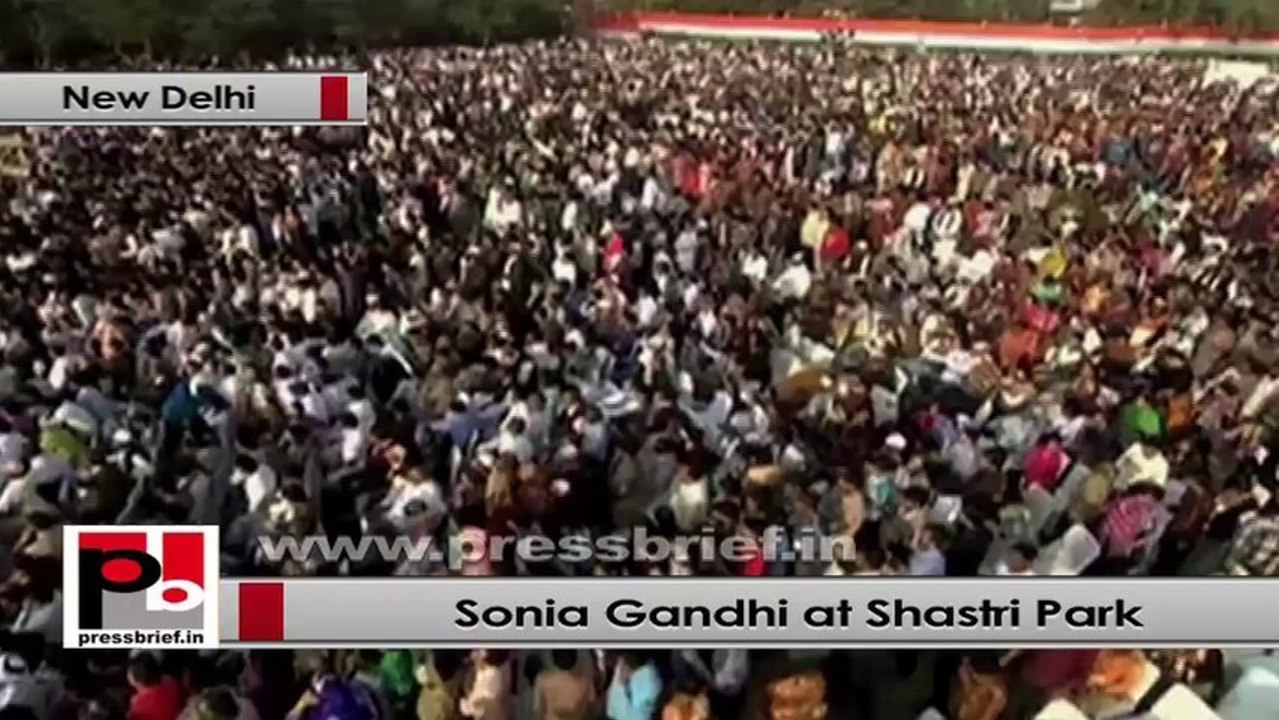 Sonia Gandhi: Indiraji and Rajivji had sacrificed their lives for the country
