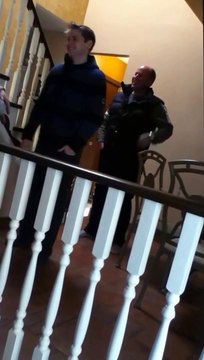 Ce jeune a perdu 60 kilos sans le dire à ses proches - Voici leur réaction quand ils le découvrent! Enorme...