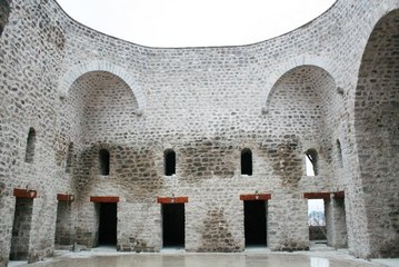 Niksar Kalesi'nin gizli tünelleri