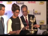 Amazing look of Priyanka Chopda at 59th Idea Filmfare Awards 2013