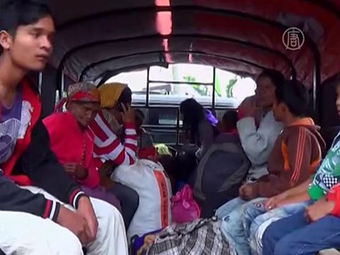 Вулкан Синабунг обратил в бегство 22 000 человек