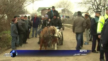 الجياد "تعمد" في رومانيا بمناسبة عيد الغطاس