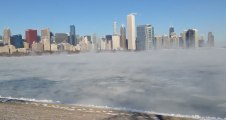 Vortex polaire : le fascinant spectacle de la vapeur au-dessus du lac Michigan