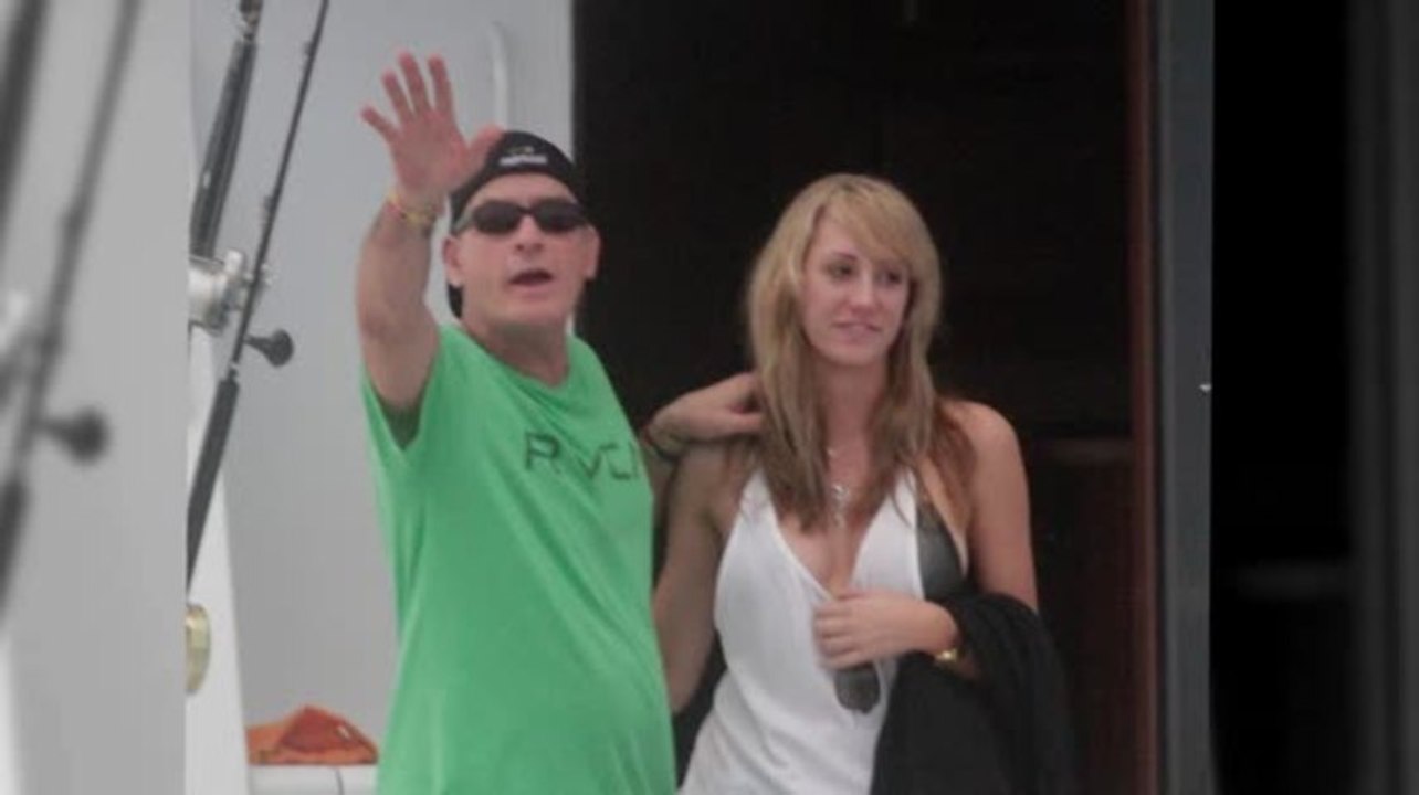 Angeblich hat charlie sheen seine freundin geheiratet