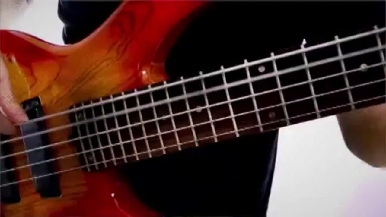 How To Create The Iron Maiden Bass Sound Avid With Eleven Rack_clip16