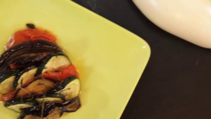 Tailler une aubergine en rondelles