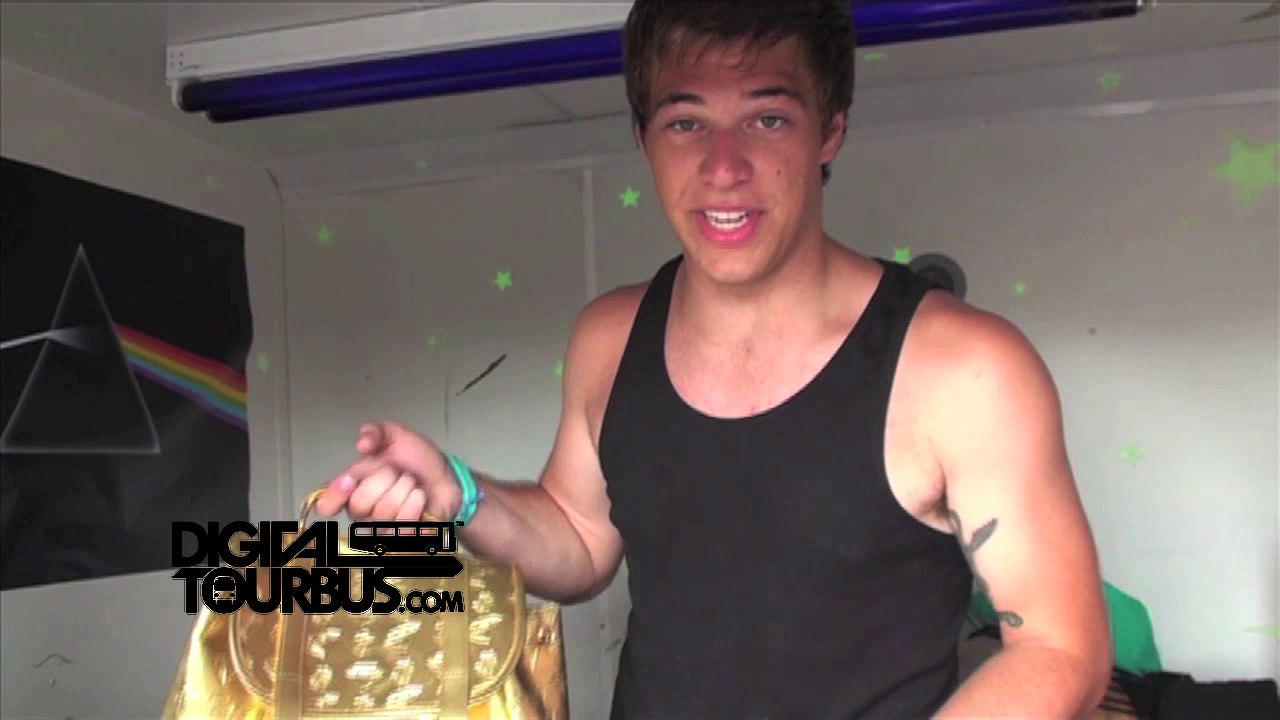 Stephen Jerzak - BUS INVADERS Ep. 262 (Warped Edition)