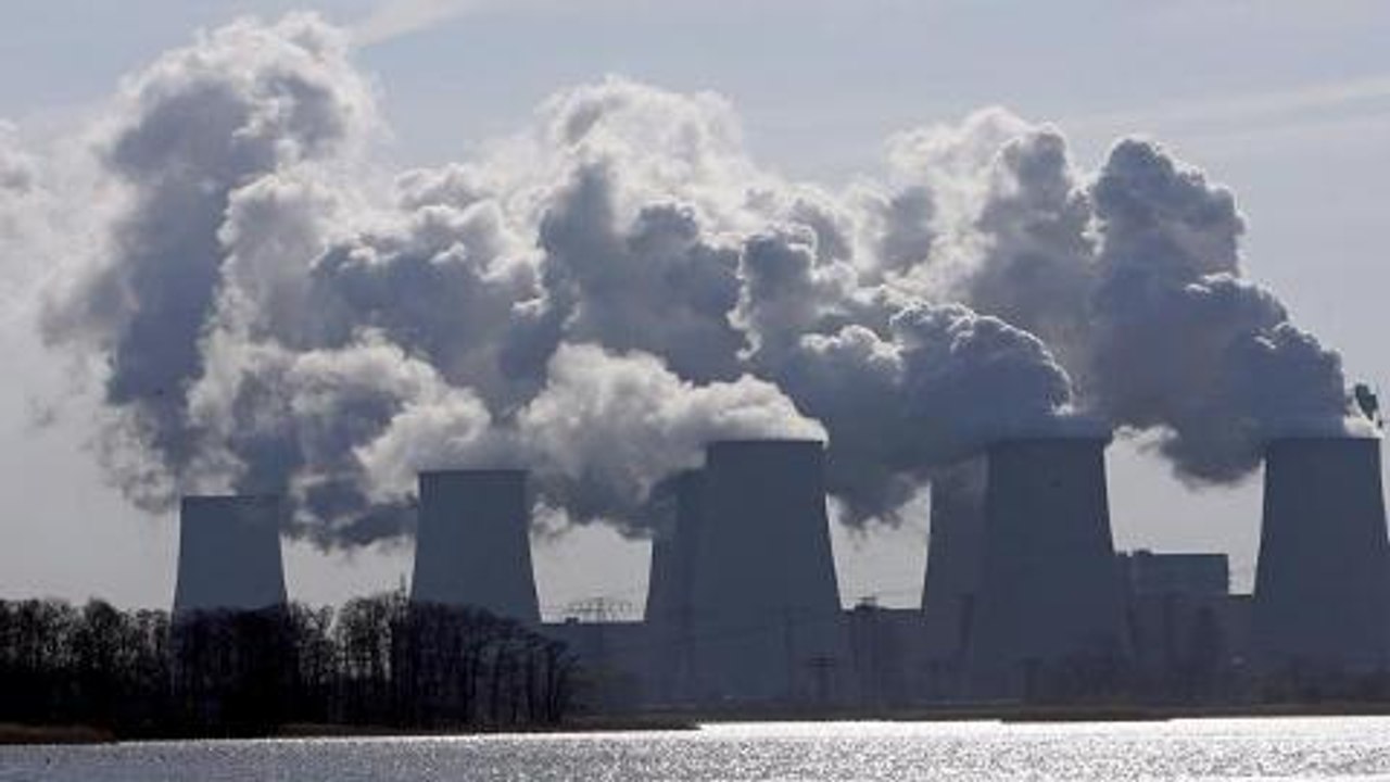 EU wants plan to cut gas emissions fixed