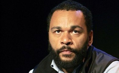 Dieudonné suspecté de blanchir son argent au Cameroun