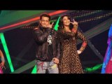 Salman Khan Promotes Jai Ho On Nach Baliey 6 With Daisy Shah !