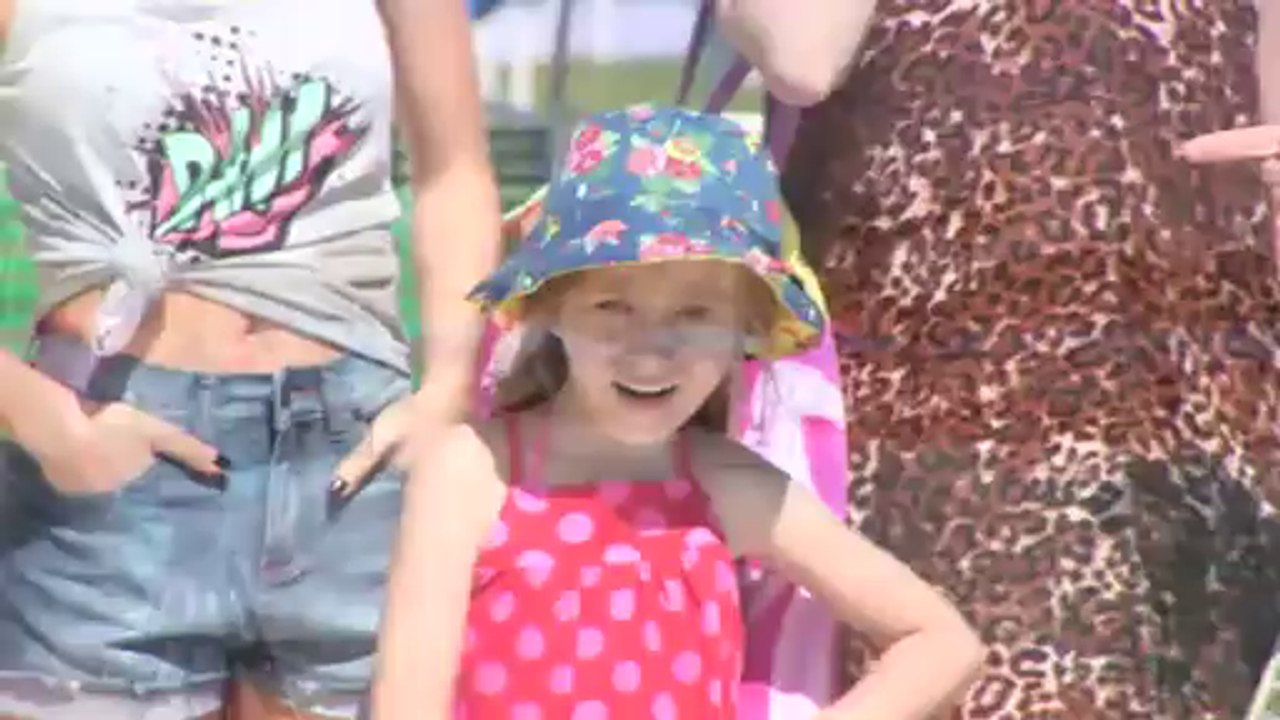 Lali Espósito y Gimena Accardi, una grabación a puro sol