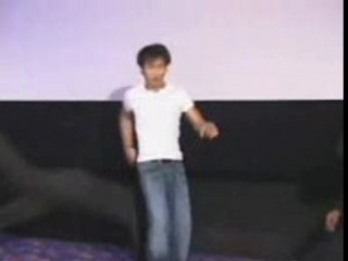 baston - Tony Jaa Ong Bak Demo