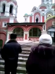 Аллаху акбар на христианском храме