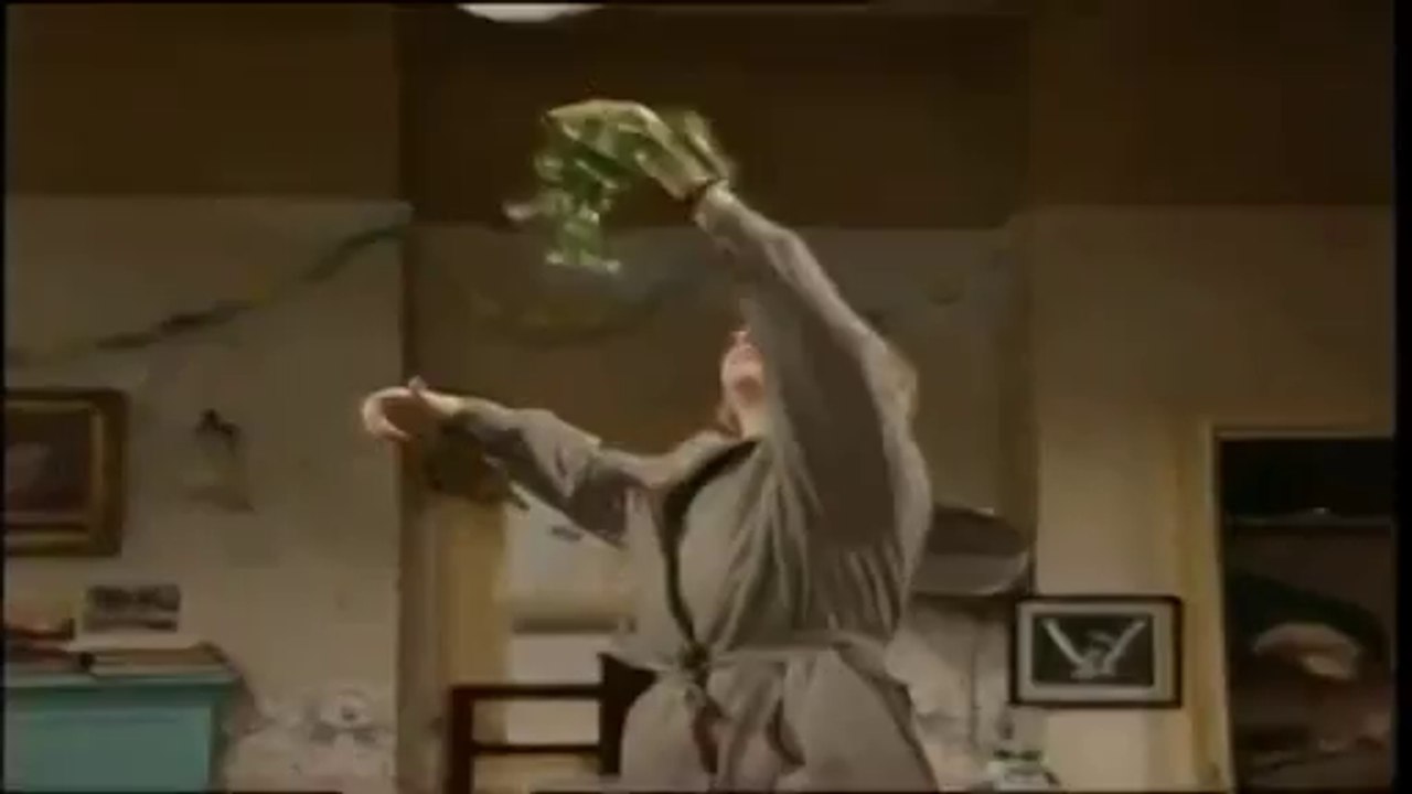 Mr Bean and the Christmas Turkey -- Mr. Bean und der Weihnachts-Truthahn_clip48