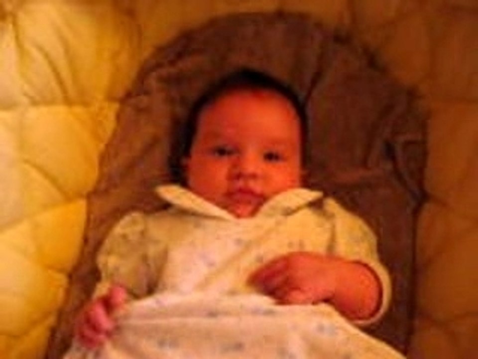 Bébé babille