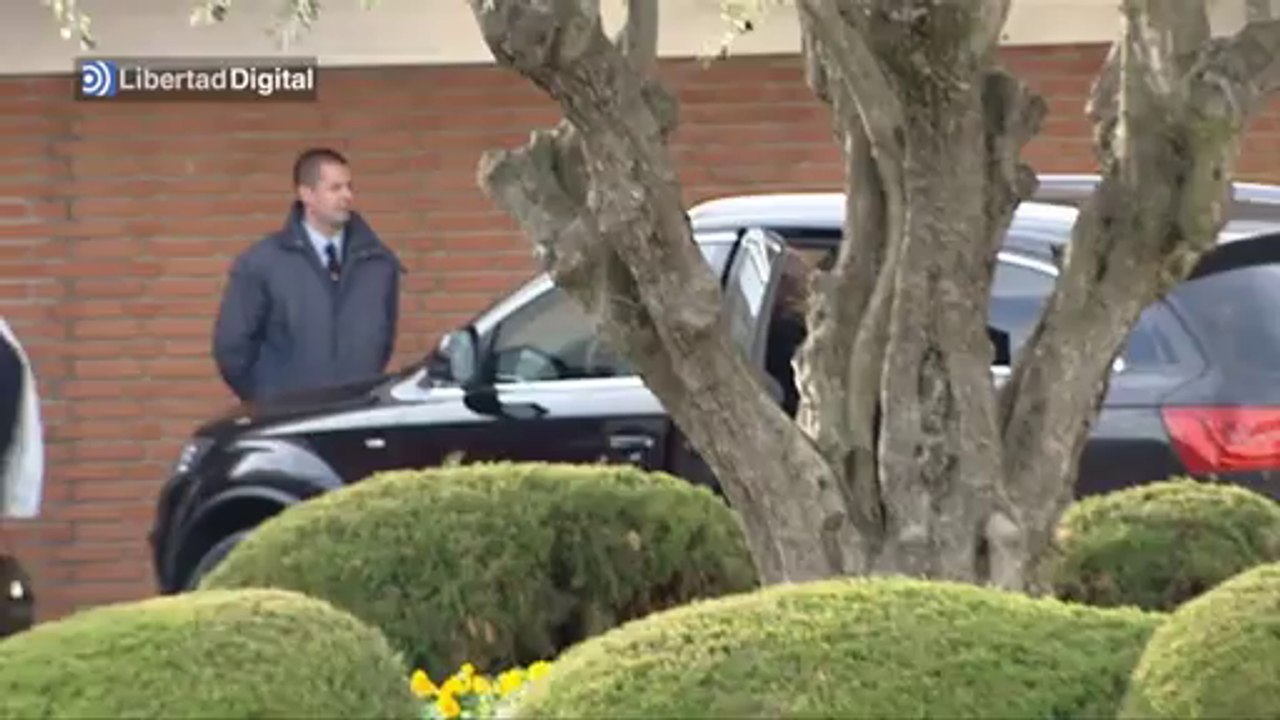 Sara Carbonero e Iker Casillas presentan a su hijo Martín tras recibir el alta