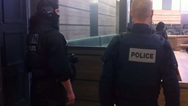 Les deux détenus preneurs d'otage jugés