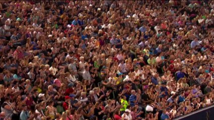 Federer contro Laver, due leggende di beneficienza