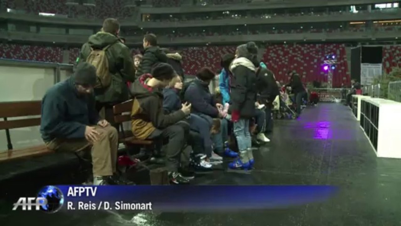 Eislaufen auf dem heiligen EM-Rasen von Warschau