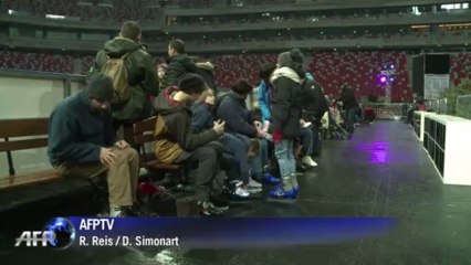 Eislaufen auf dem heiligen EM-Rasen von Warschau