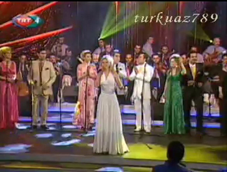 Canan SEZGİN GEYLAN-Küçük Yaşta Aldım Sazı Elime